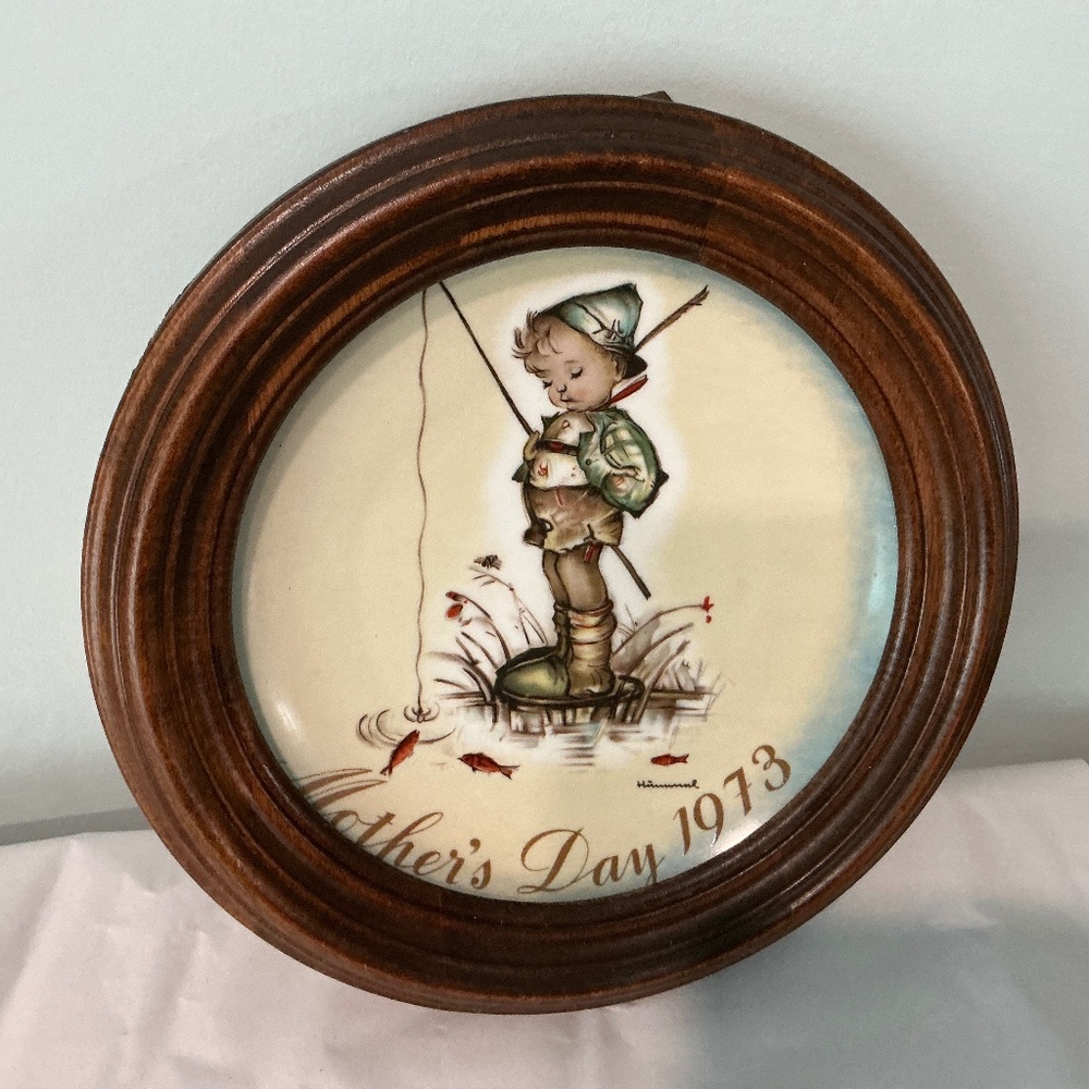 1973 Mother’s Day Hummel Plate with Wooden Frame